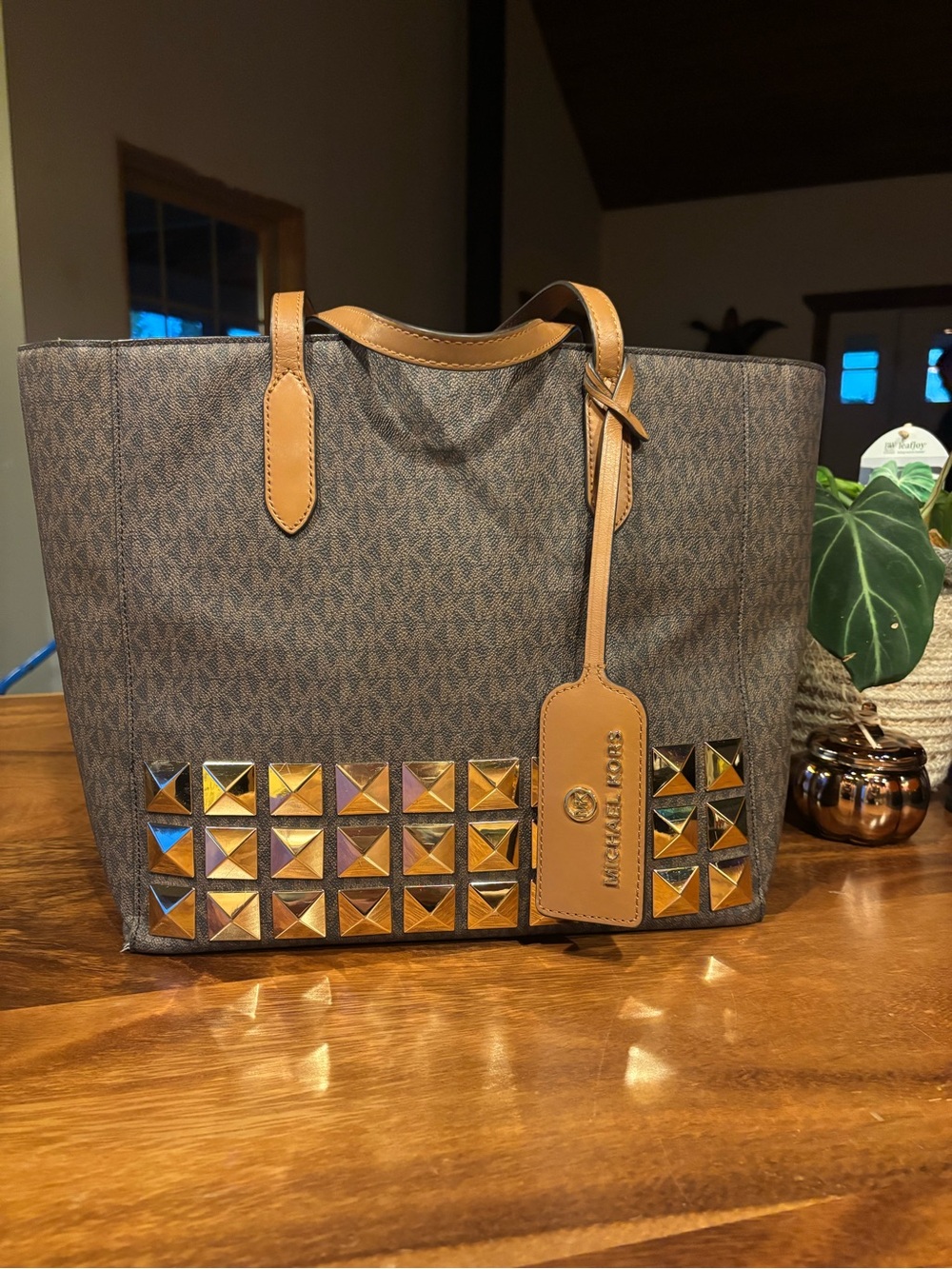 READMichael Kors signature Sinclair large studded tote bag purse brown monogram
